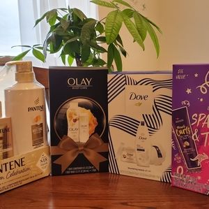 Body Care. Lot of 4 Beauty Sets. See description.